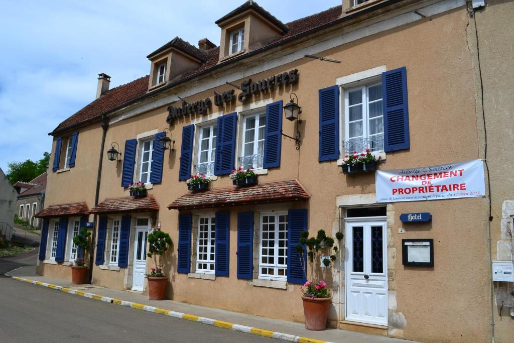L'Auberge Des Sources Druyes-les-Belles-Fontaines Bagian luar foto